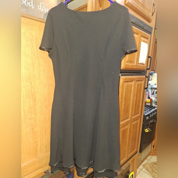 SL Fashions Black Flutter Sleeve Sheath Dress In A Size 18. EUC. Staple, Capsule - Picture 7 of 7